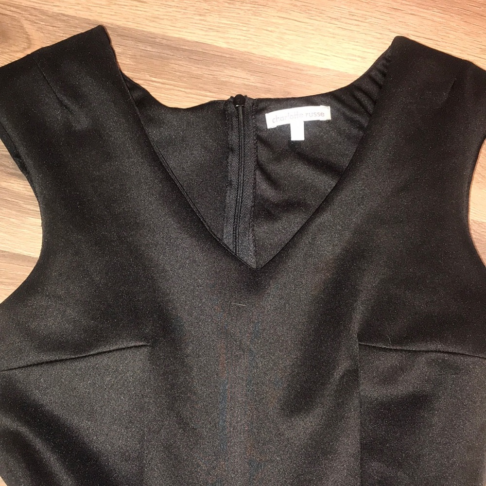 Little black dress - Picture 3 of 3